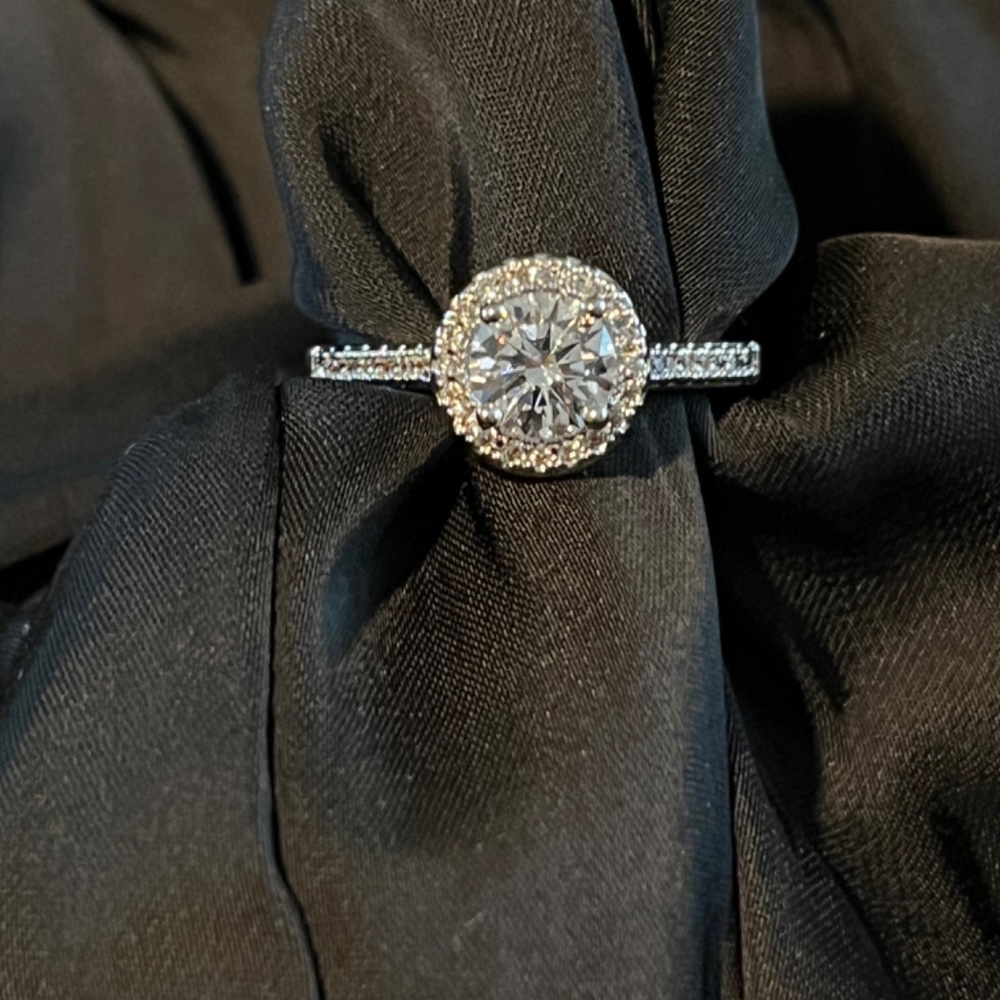 ENGAGEMENT RINGS WEDDING RINGS VALENTINES - Picture 9 of 9